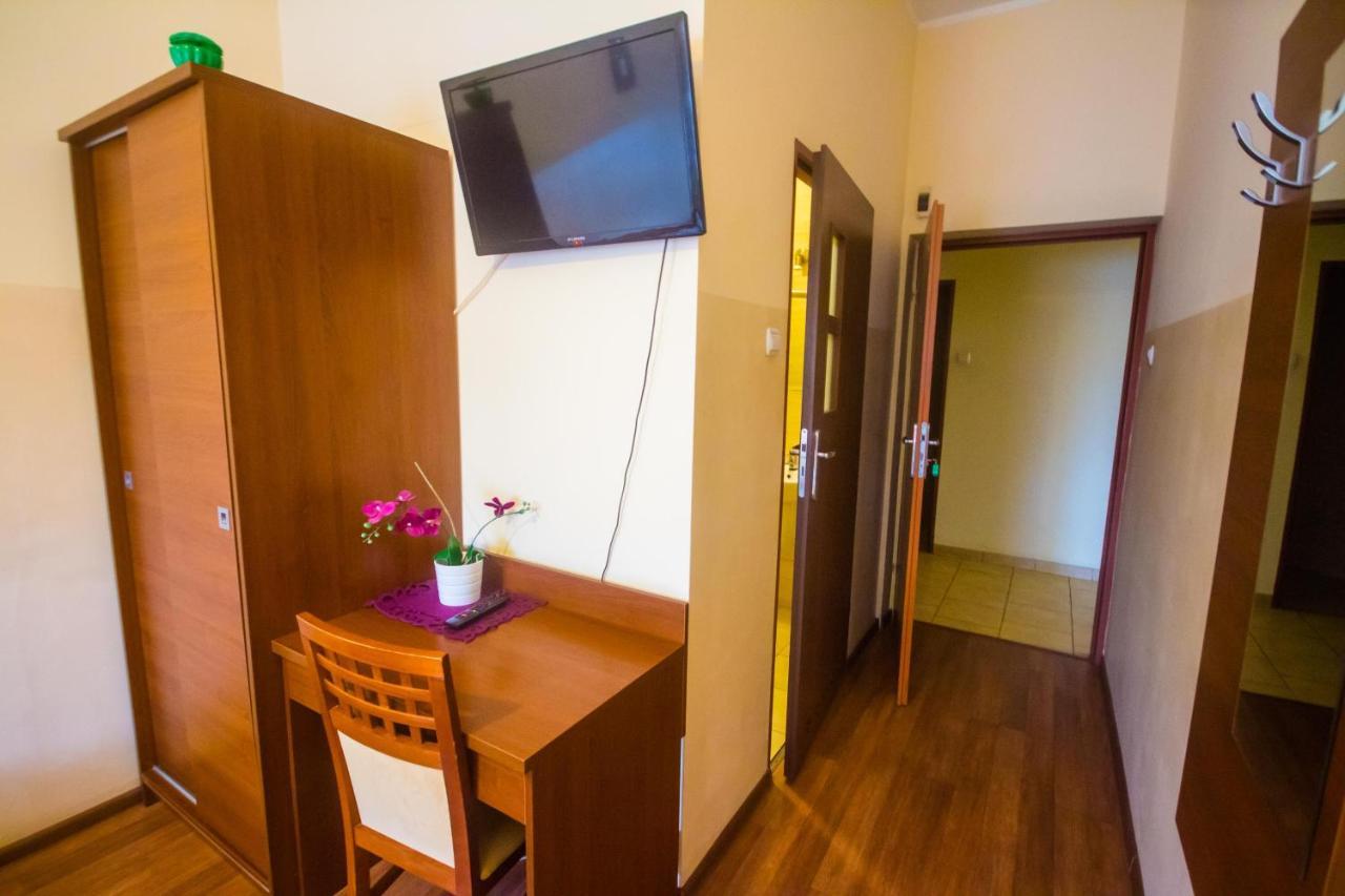 Hostel Soleil Кутно Экстерьер фото