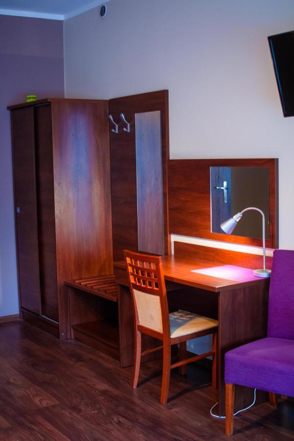 Hostel Soleil Кутно Экстерьер фото