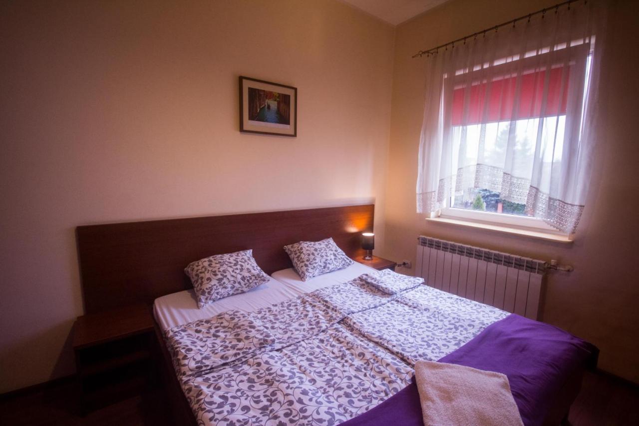 Hostel Soleil Кутно Экстерьер фото