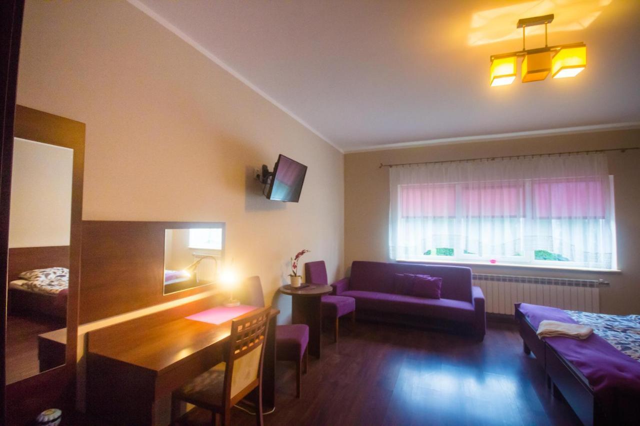 Hostel Soleil Кутно Экстерьер фото